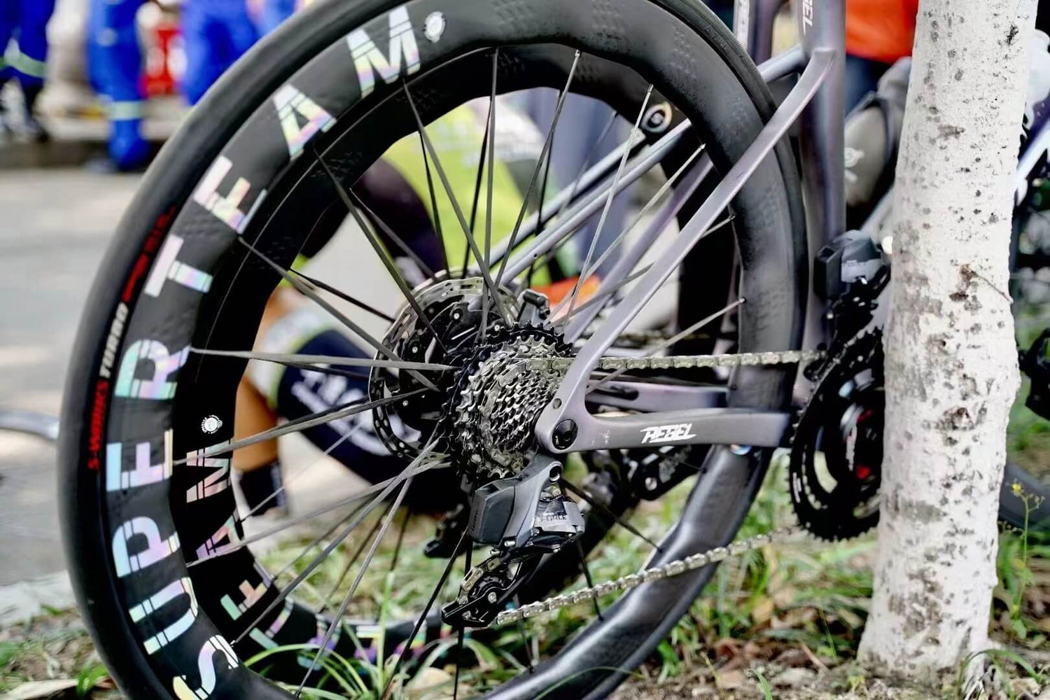 "The 'wind-slicing sound' of carbon fiber wheels revealed: the secrets behind the scientific analysis" - Superteam Wheels