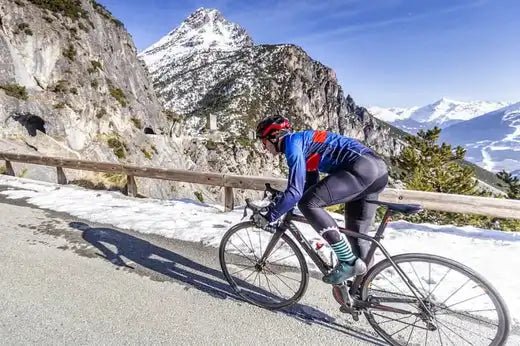 How do you fight against cold and numbness in your hands and feet when riding in winter? - Superteam Wheels