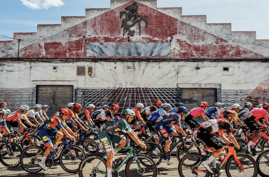 2026 Vuelta a España Spectator Guide: Pogačar’s Return, Route Stages, Key Climbs, and Contenders