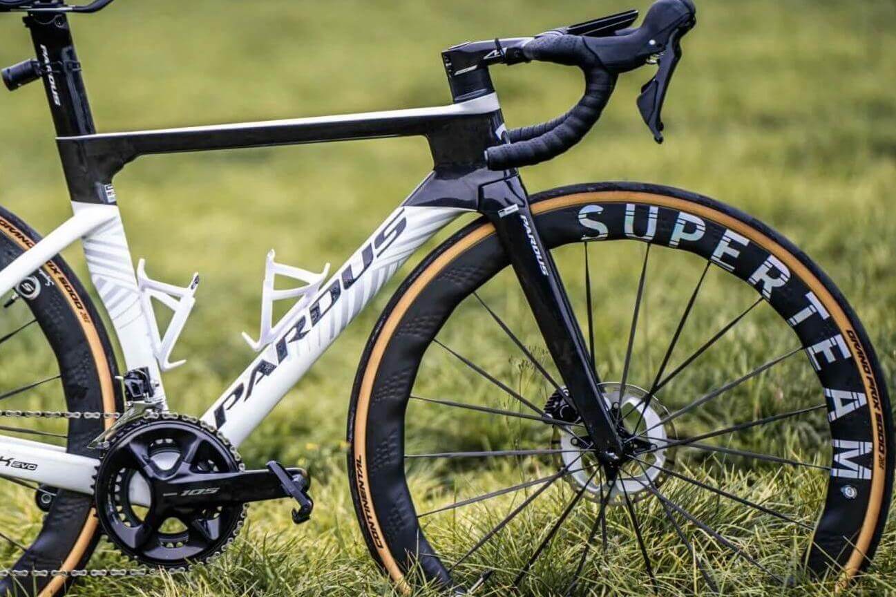 How to Use Torque Tools to Avoid Overtightening Carbon Parts