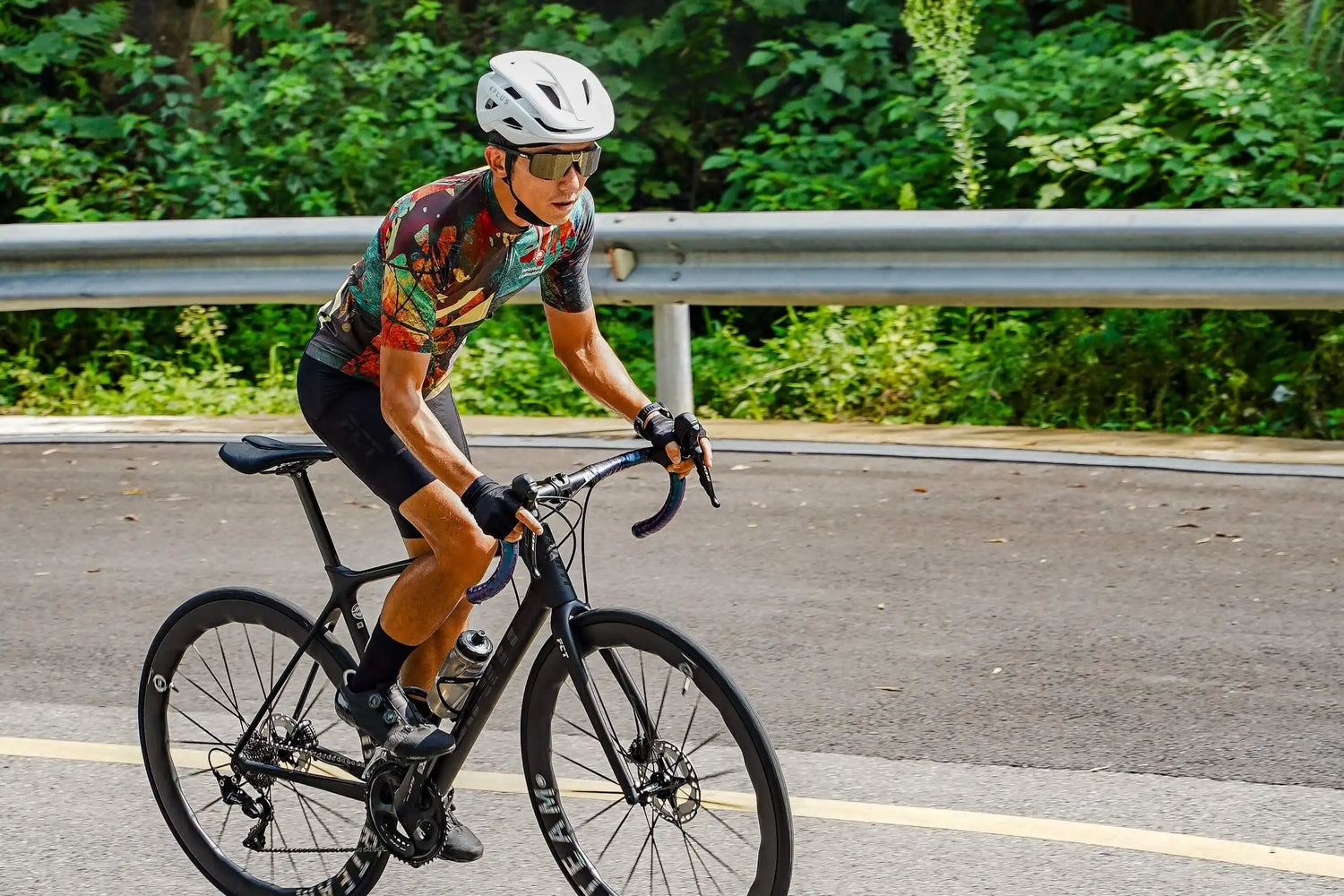 Why does cycling cause numbness in the hands? - Superteam Wheels