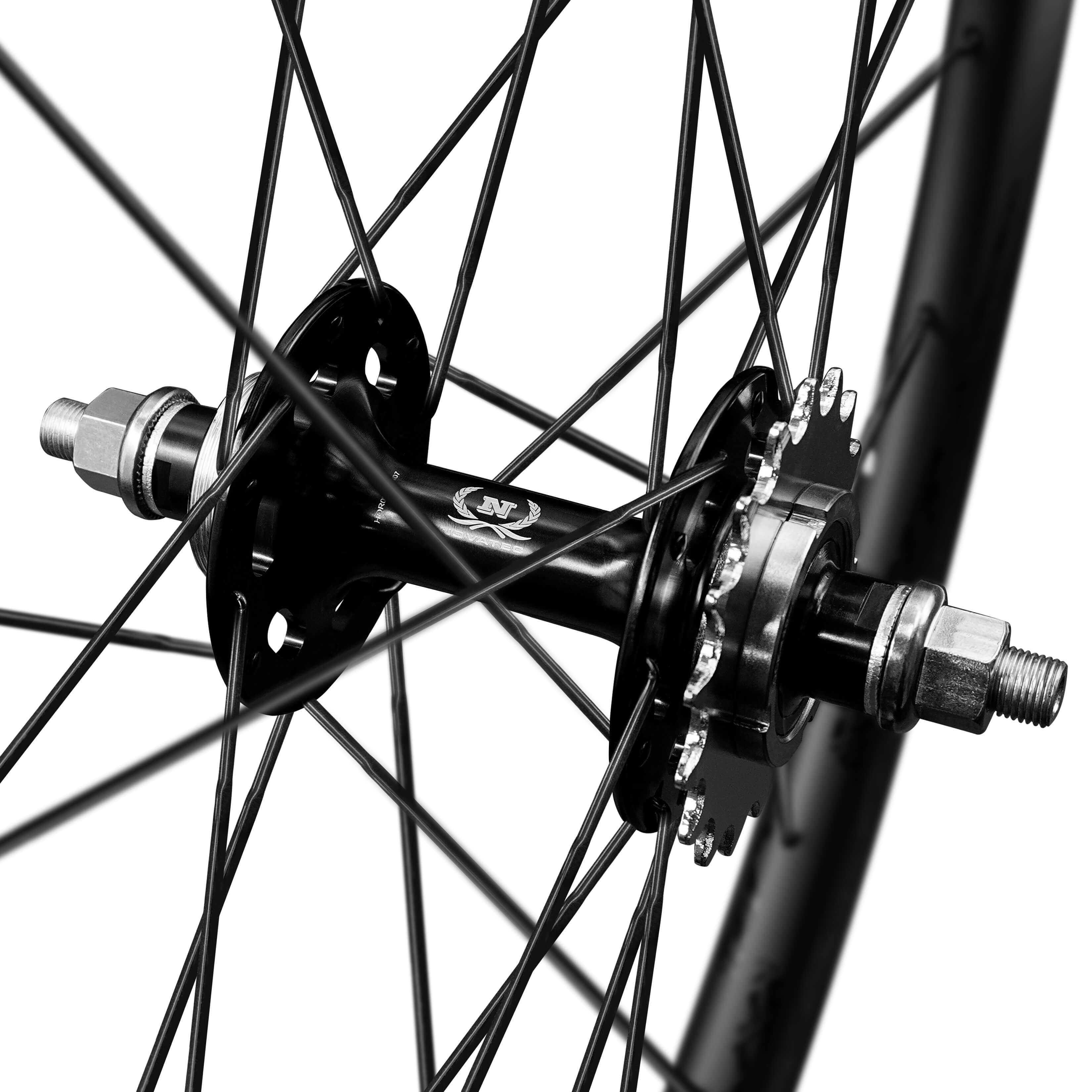 Superteam-carbon-wheelset-novatec-fixed-hubs